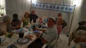 Seder guests